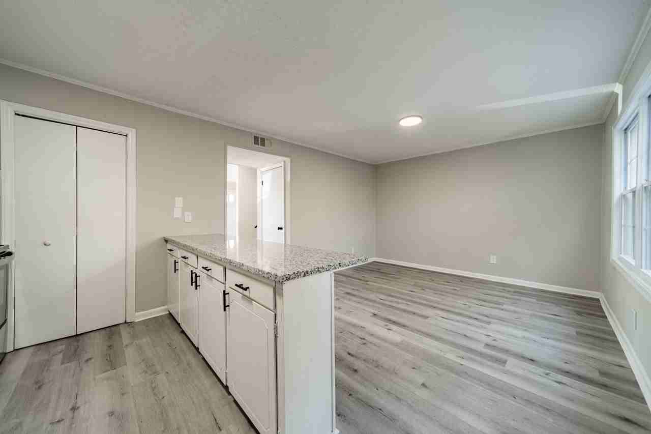 2200 Williamsburg Dr #24 - Photo 7 of 29
