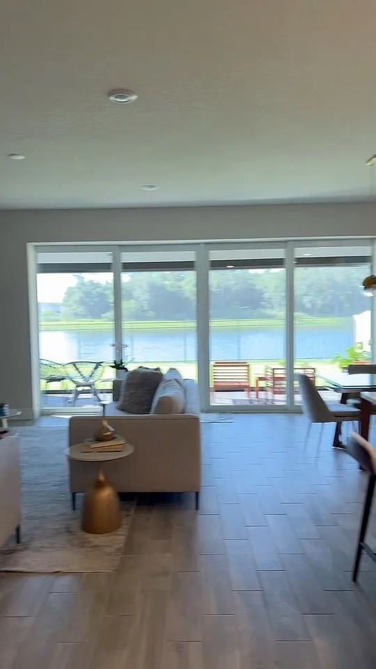 5228 Royal Point Ave #NA - Photo 2 of 21