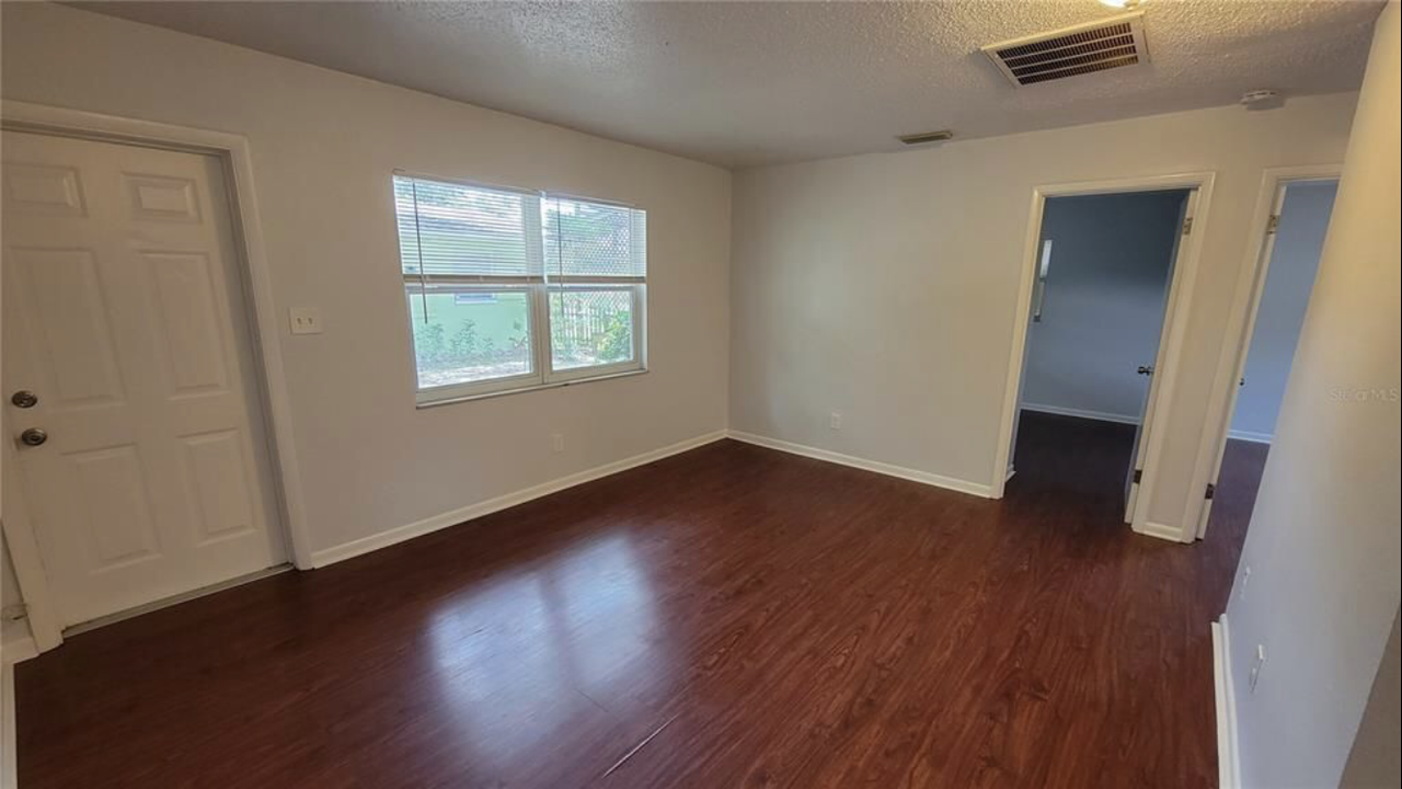 1911 7th St #1911 - Photo 3 of 12