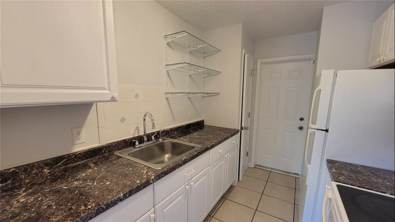 1911 7th St #1911 - Photo 5 of 12