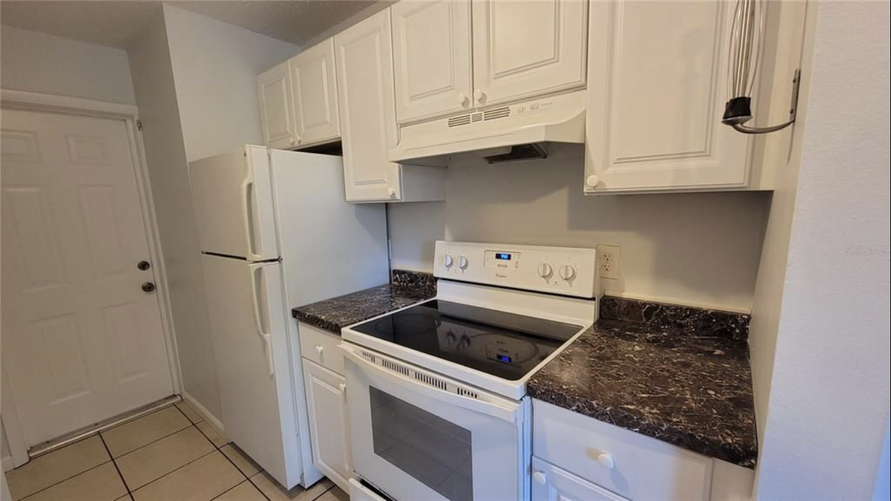 1911 7th St #1911 - Photo 6 of 12