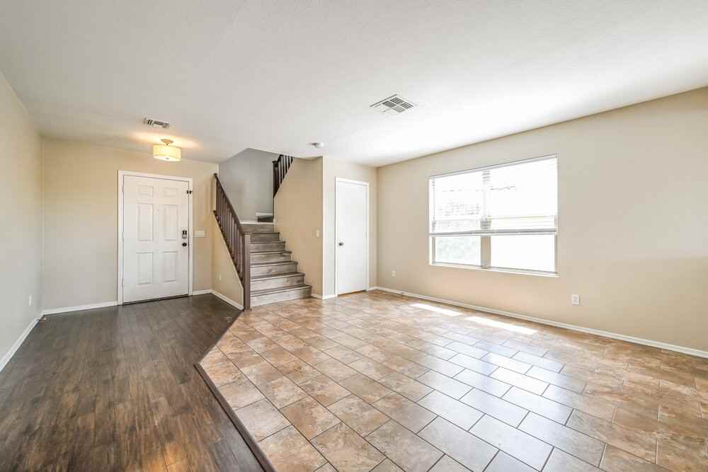 15331 W Cameron Cir - Photo 4 of 17