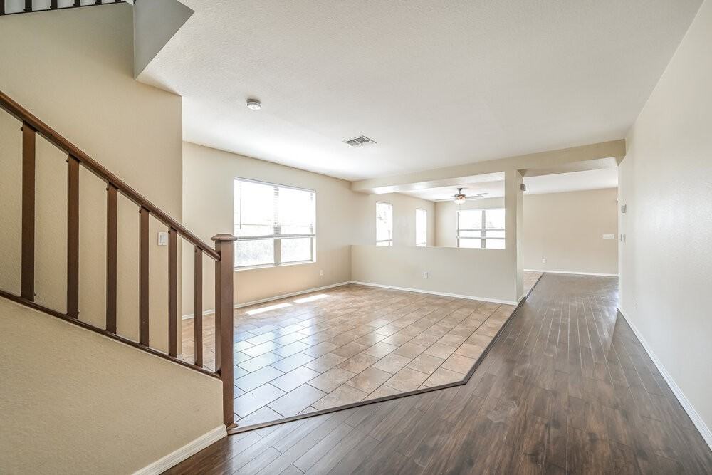 15331 W Cameron Cir - Photo 5 of 17