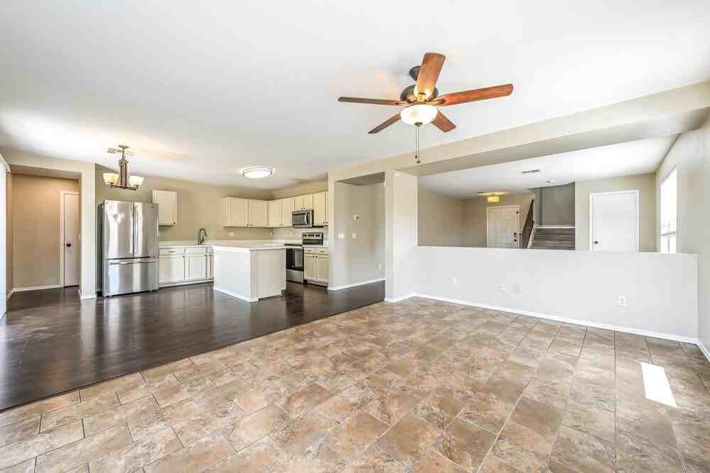 15331 W Cameron Cir - Photo 7 of 17