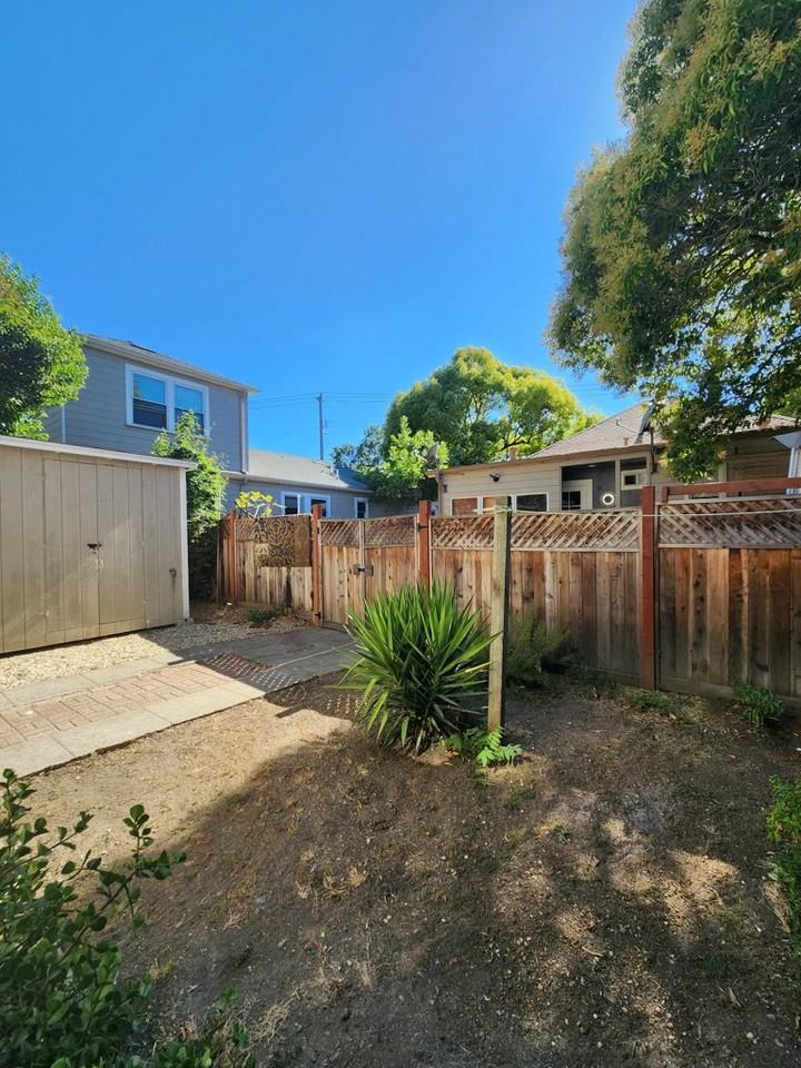 930 Morgan St #C - Photo 2 of 8