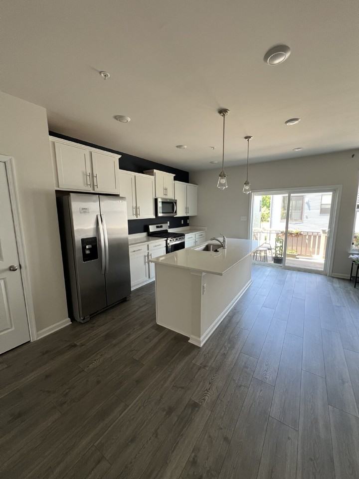 4311 Laplata Ave - Photo 2 of 13