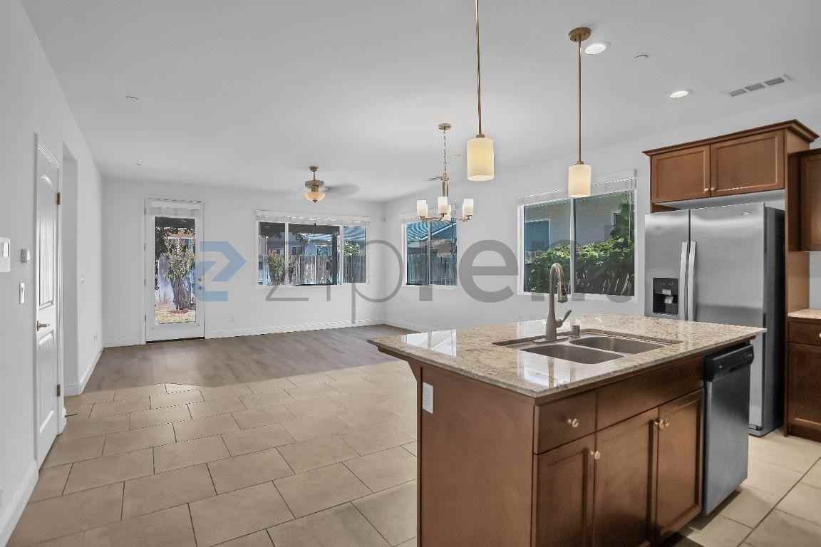 6314 W Donner Ave - Photo 7 of 31