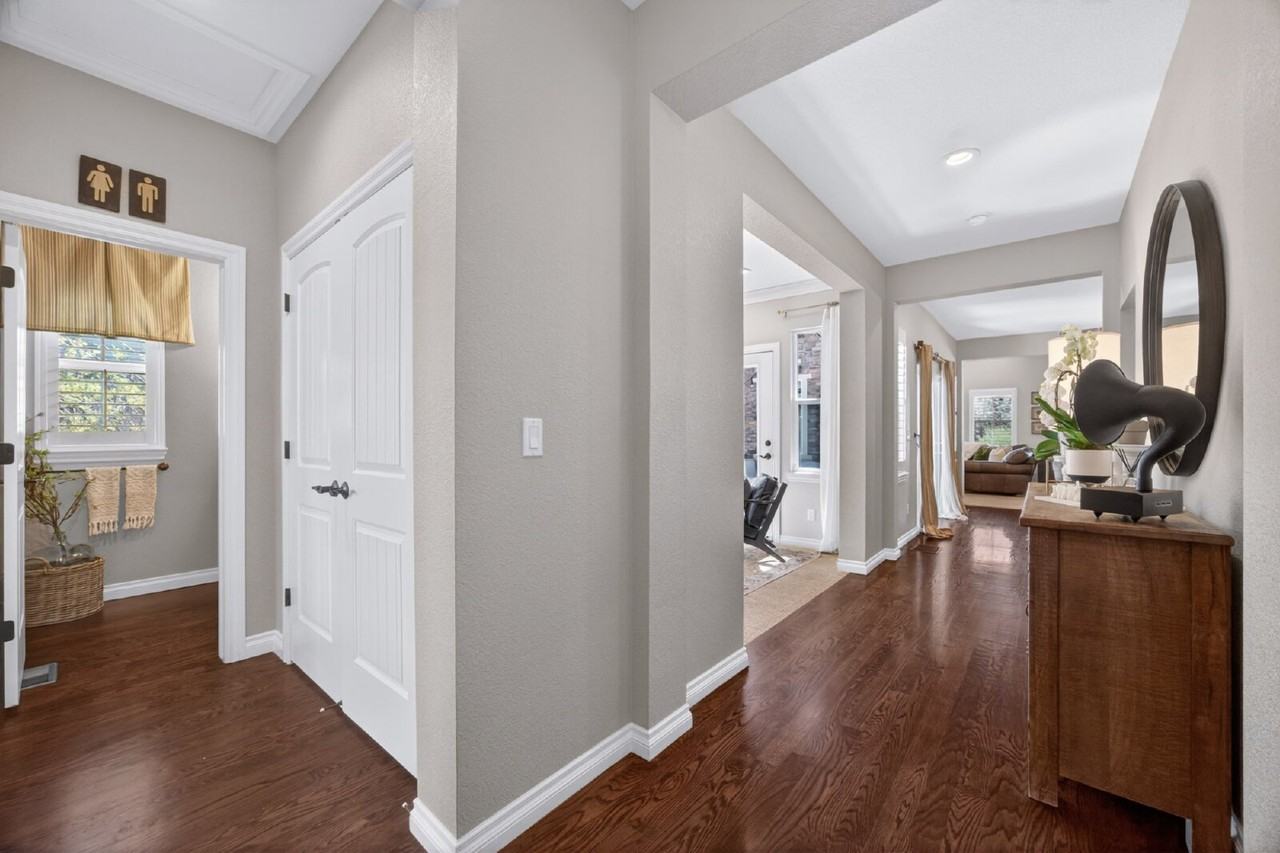 6726 S Quantock Way - Photo 5 of 50