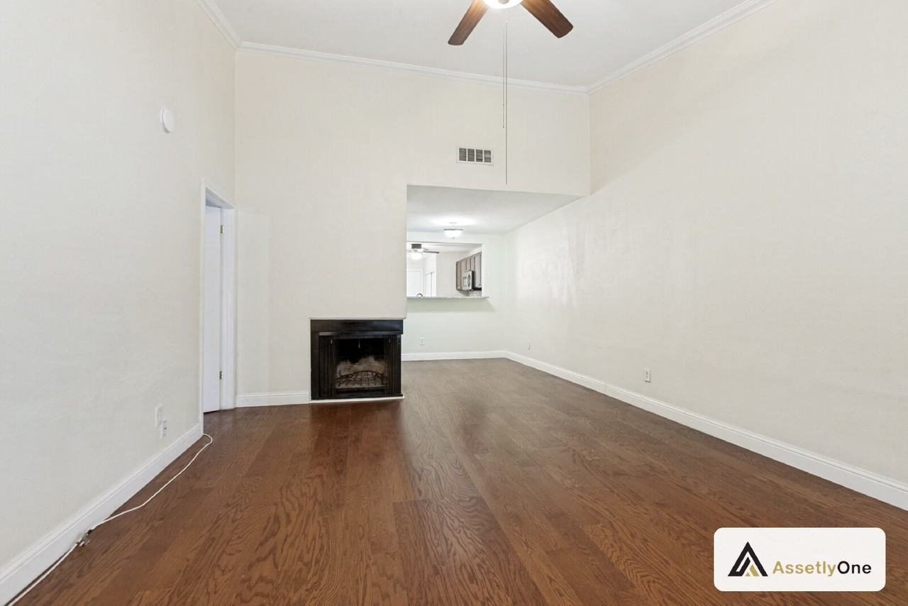 13719 Flagstone Ln - Photo 4 of 30