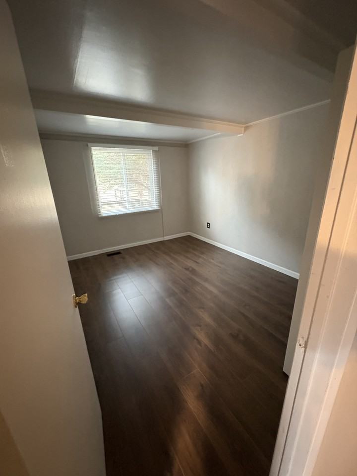 513 W Tucson Ave #1 - Photo 4 of 8