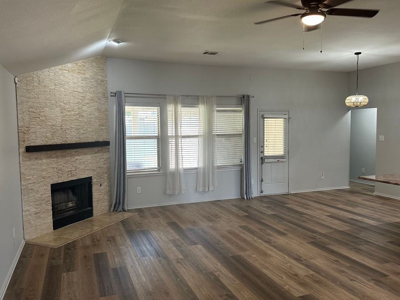5212 Blackwood Dr - Photo 5 of 25