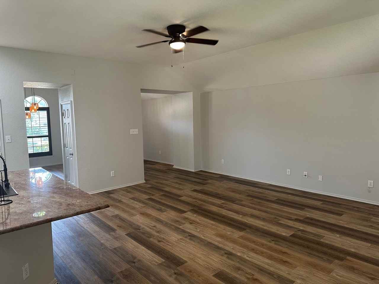 5212 Blackwood Dr - Photo 6 of 25