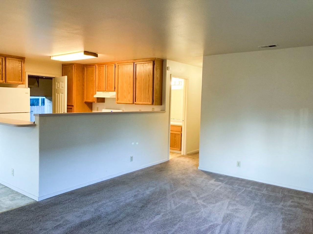 2025 Thiel Ave - Photo 3 of 22