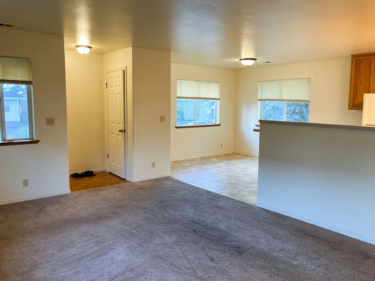 2025 Thiel Ave - Photo 4 of 22