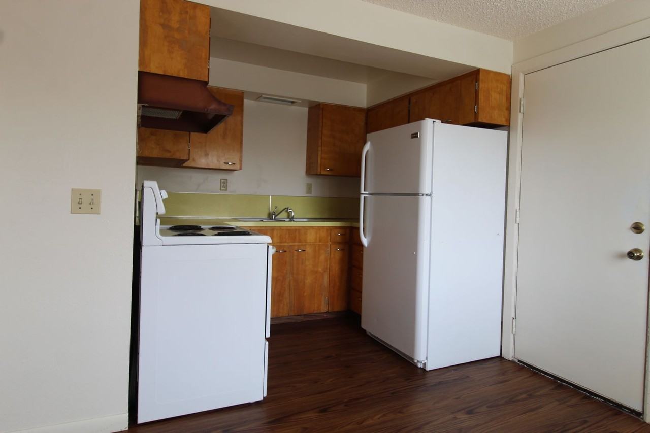 605 Fulton St - Photo 6 of 16