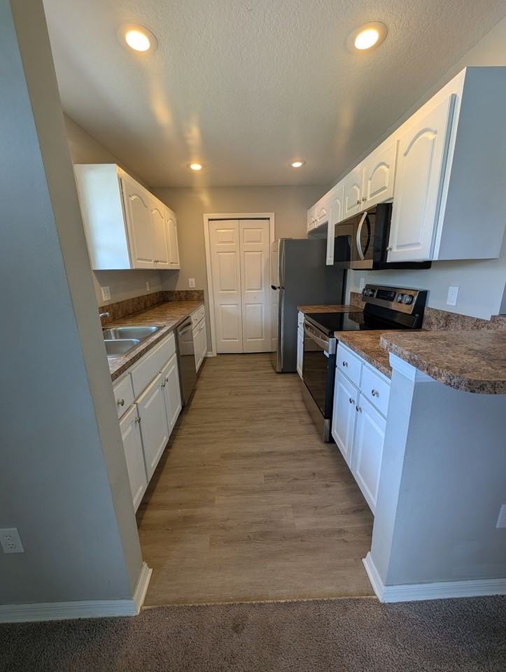 9019 Cochise Ln #202 - Photo 5 of 31