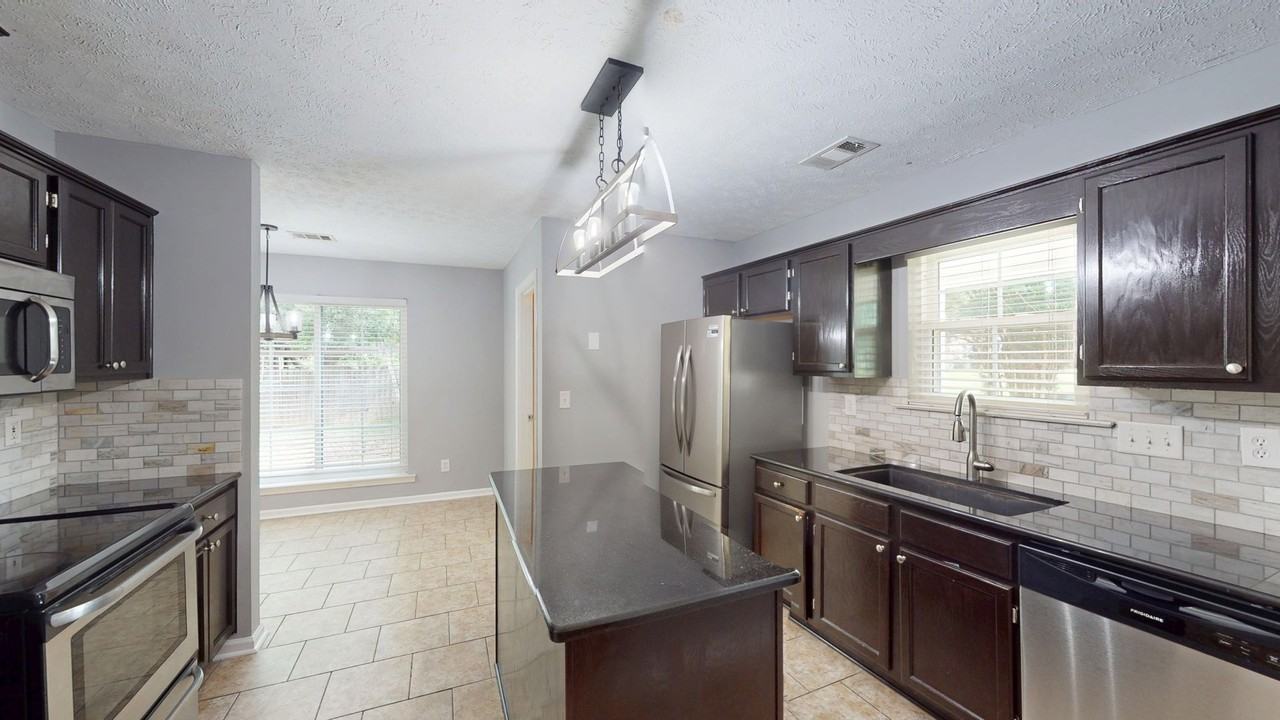 226 Meadow Oaks Ct - Photo 4 of 29