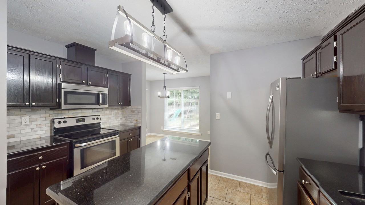 226 Meadow Oaks Ct - Photo 5 of 29