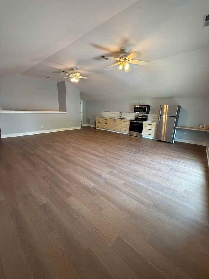 414 Center Ave - Photo 3 of 12