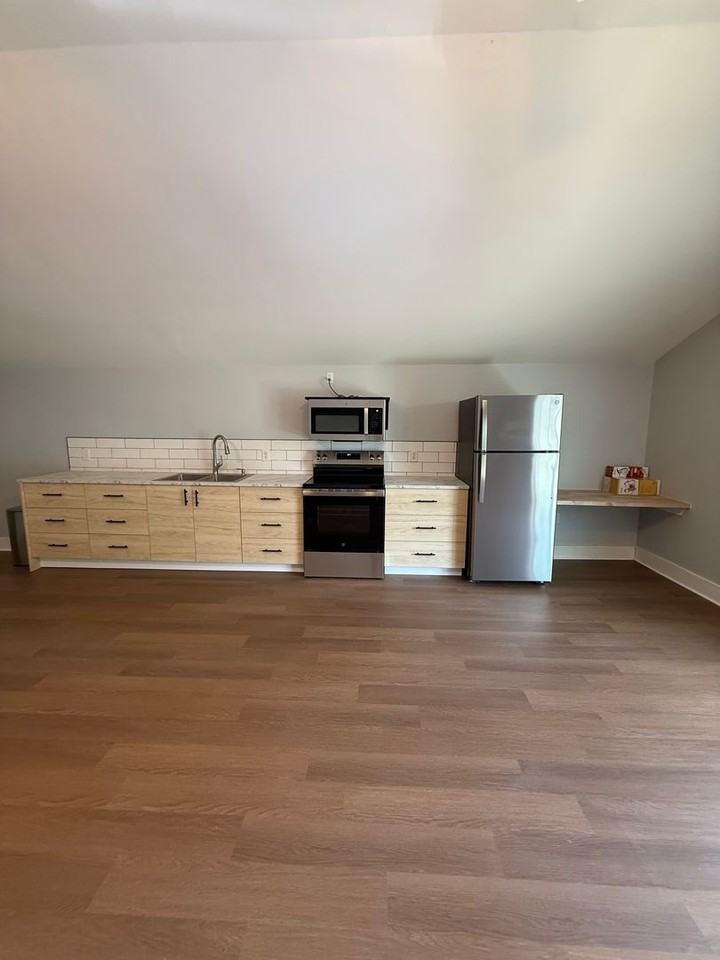 414 Center Ave - Photo 5 of 12