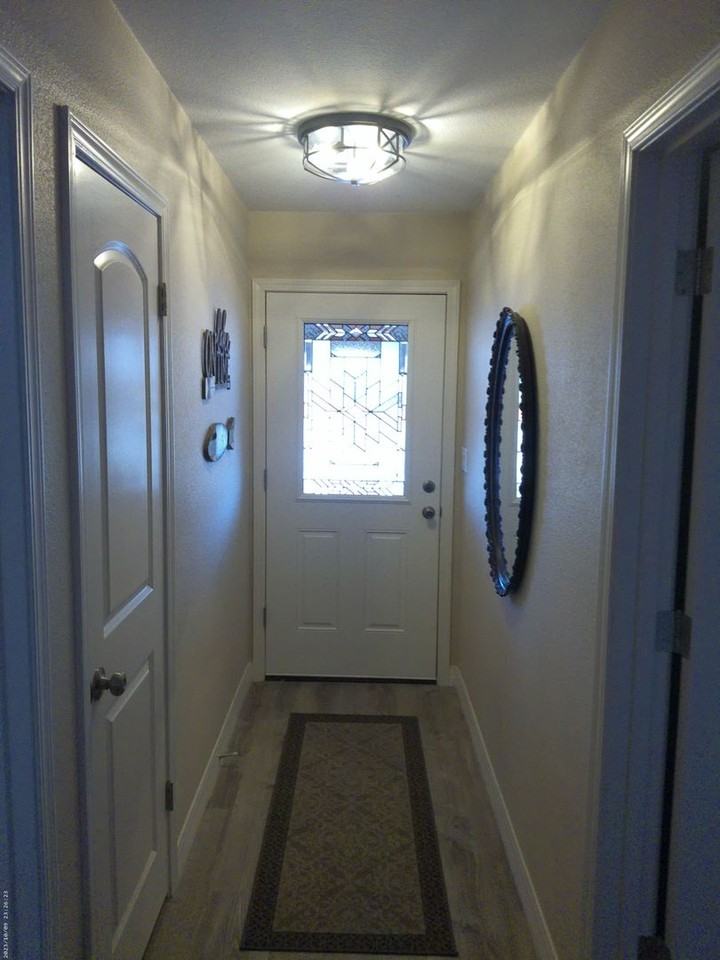 1640 Emerald Dr - Photo 3 of 34