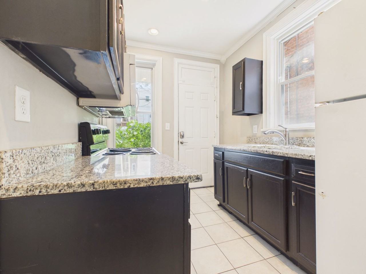 2163 Logan St - Photo 5 of 30