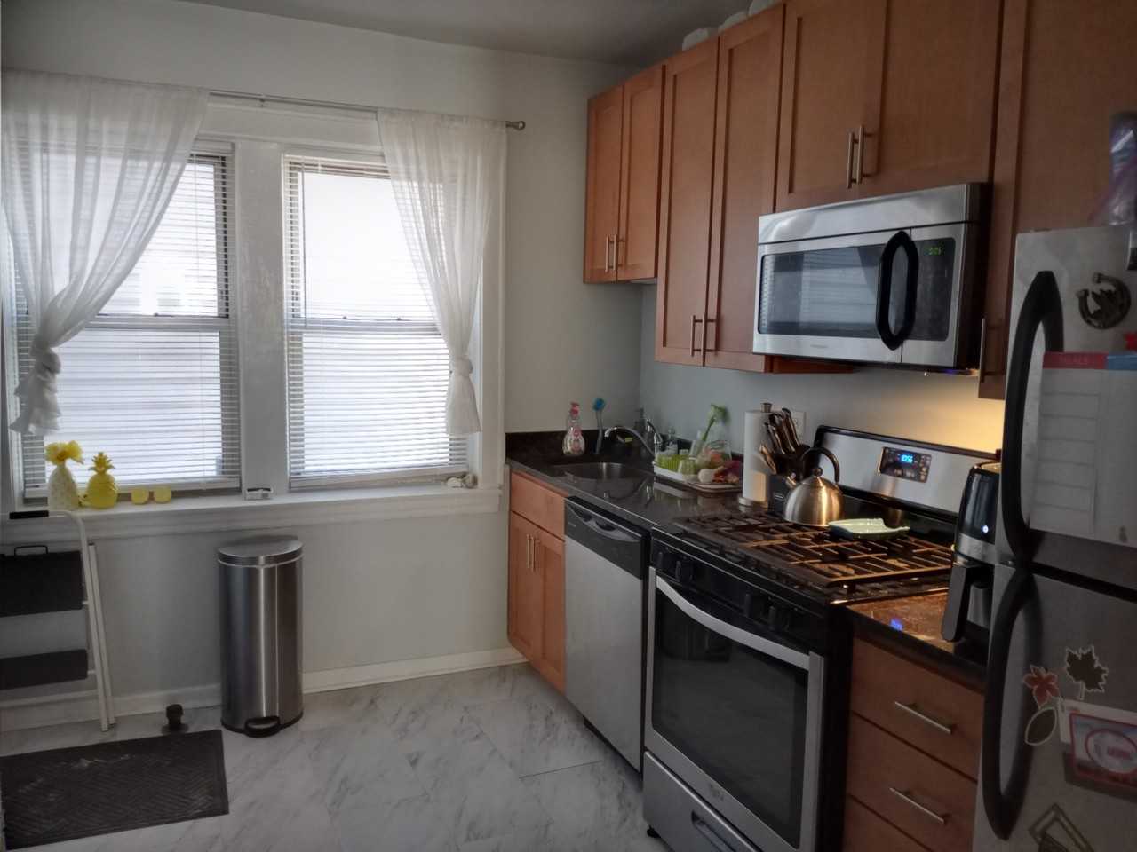318 Sherman Ave #3R1 - Photo 4 of 14