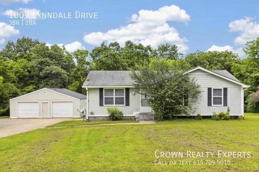 1009 Lynndale Dr - Photo 3 of 39