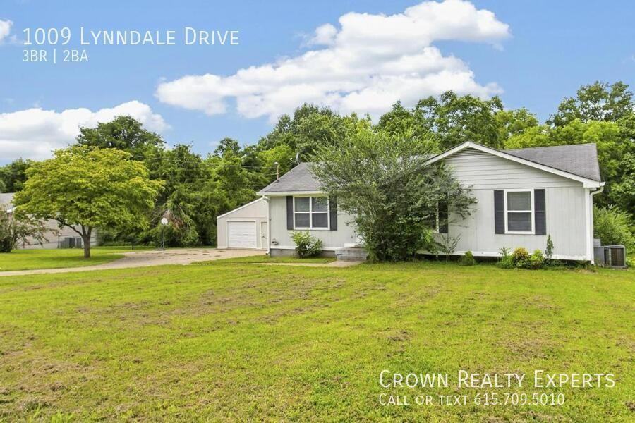 1009 Lynndale Dr - Photo 4 of 39