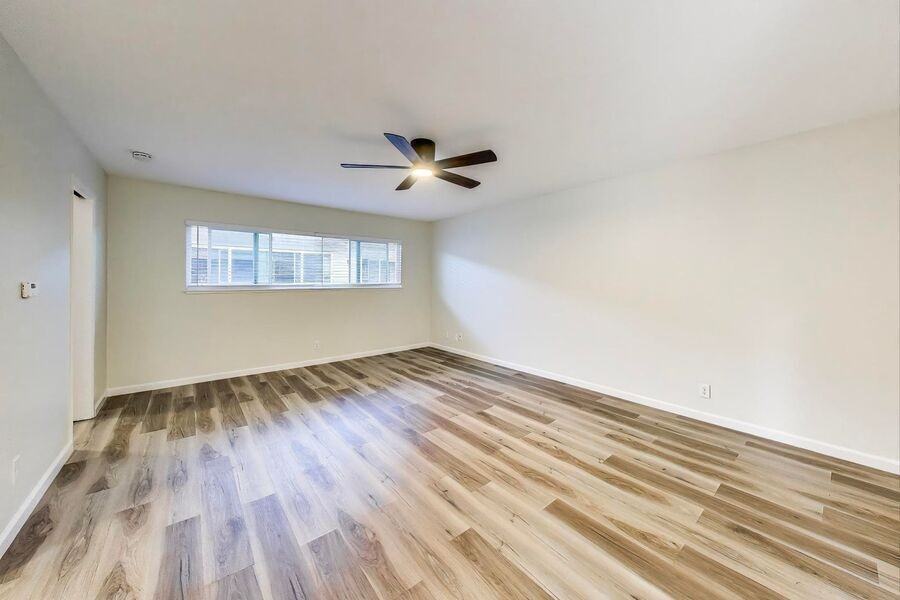 1348 Laurel St #06 - Photo 2 of 18