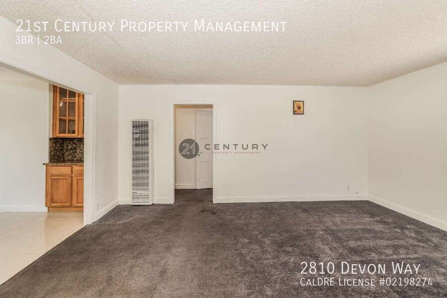 2810 Devon Way - Photo 4 of 16