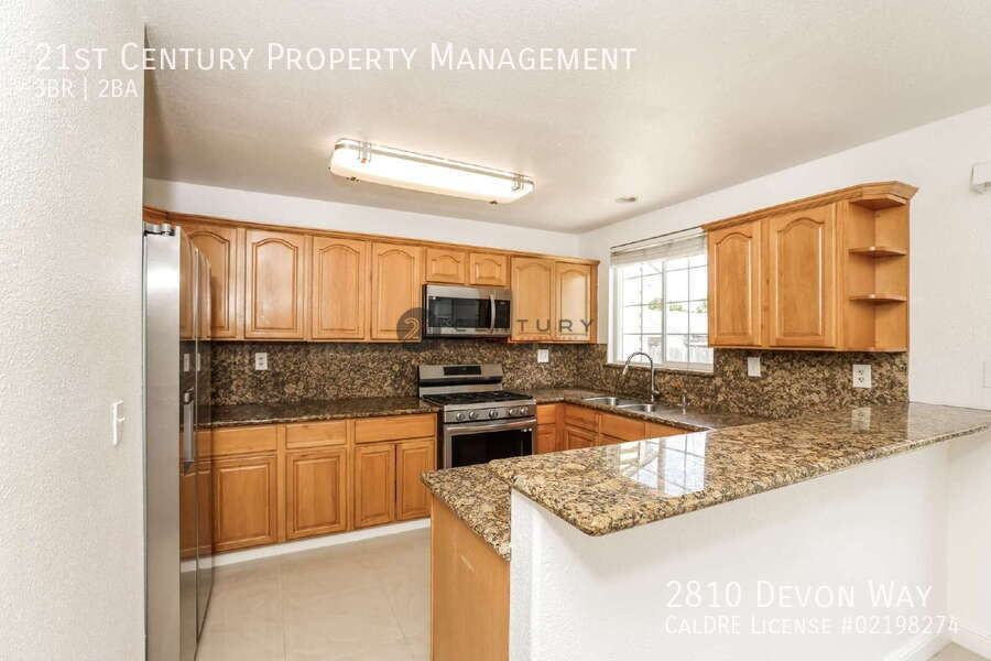 2810 Devon Way - Photo 7 of 16