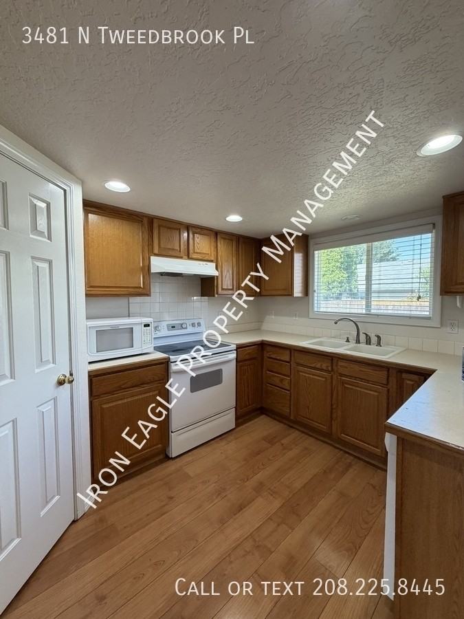 3481 N Tweedbrook Pl - Photo 3 of 10