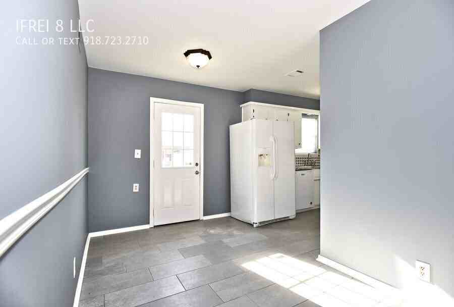12610 E 18th Pl - Photo 4 of 24
