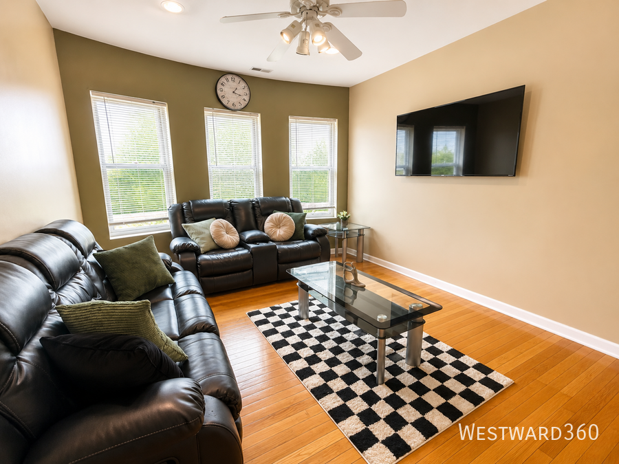 8154 S Drexel Ave #2E