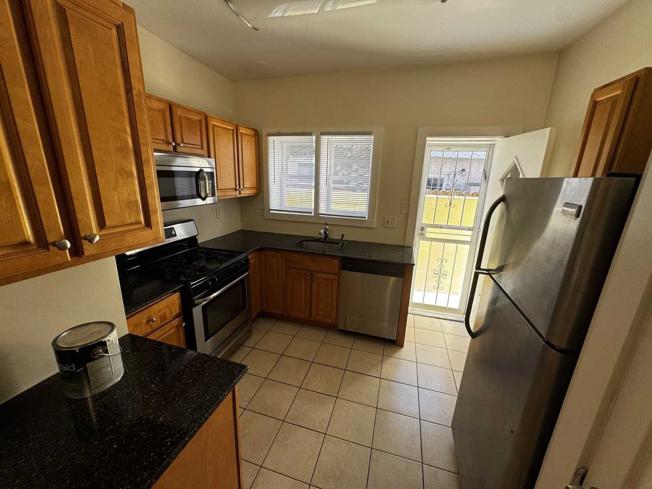 1236 Peters St #1 - Photo 7 of 18