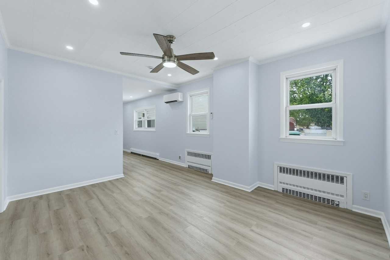 547 42nd Street, Unit 2 - Photo 5 of 14