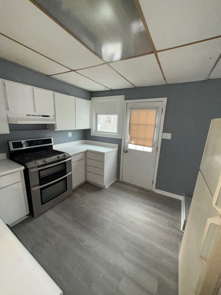 1002 S Chicago Ave #1 - Photo 2 of 9