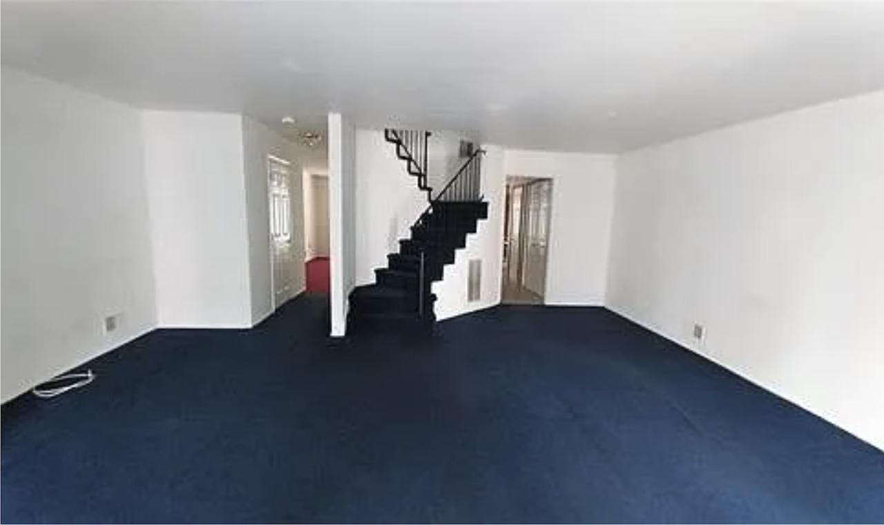 412 Plymouth Road - Photo 2 of 20