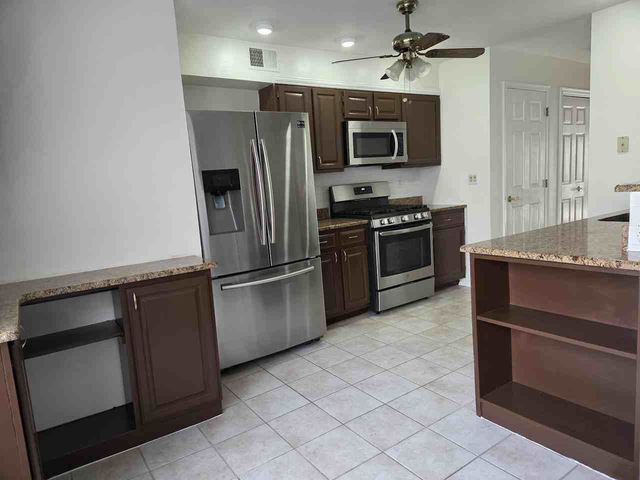 412 Plymouth Road - Photo 3 of 20