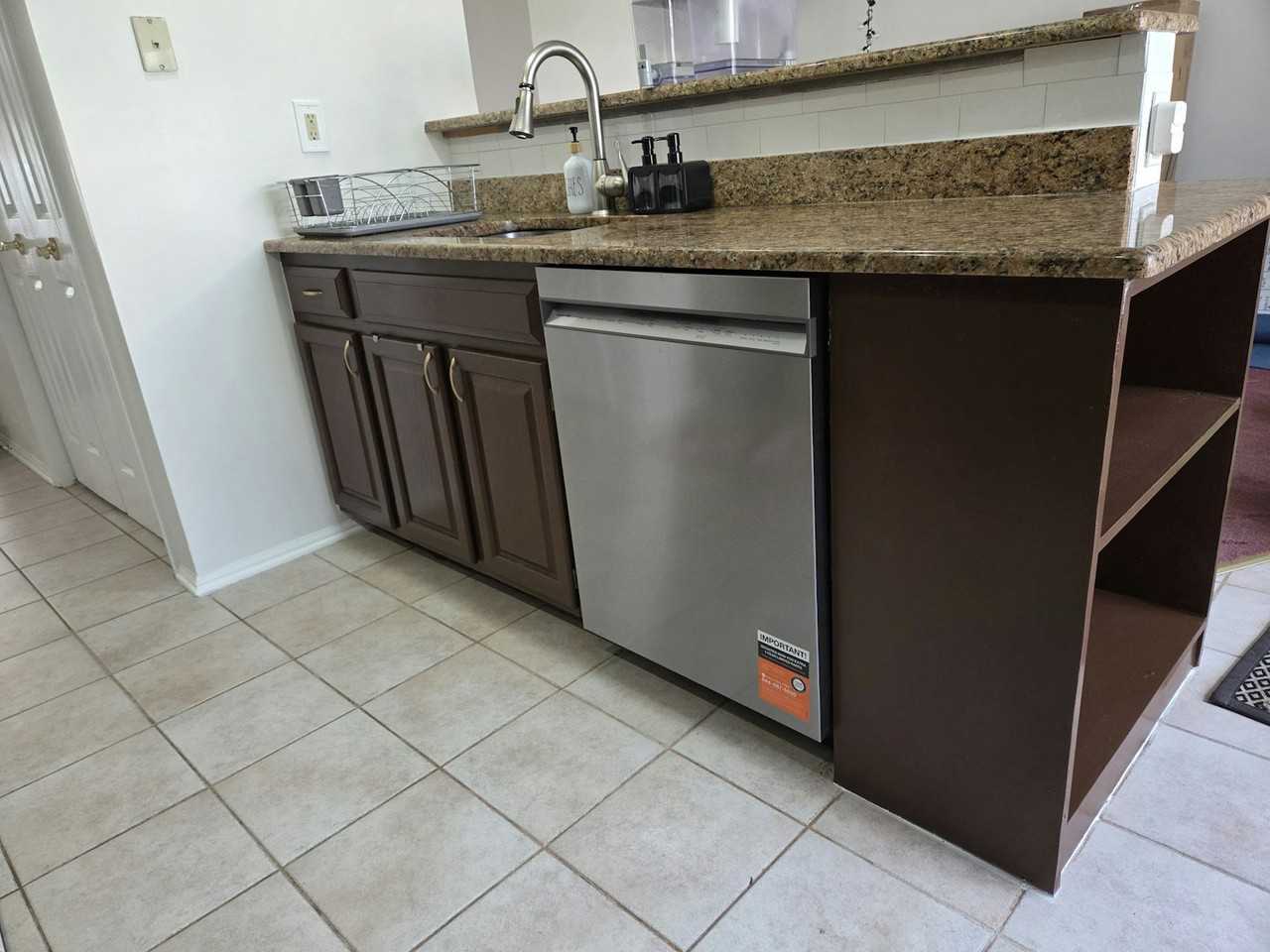 412 Plymouth Road - Photo 4 of 20