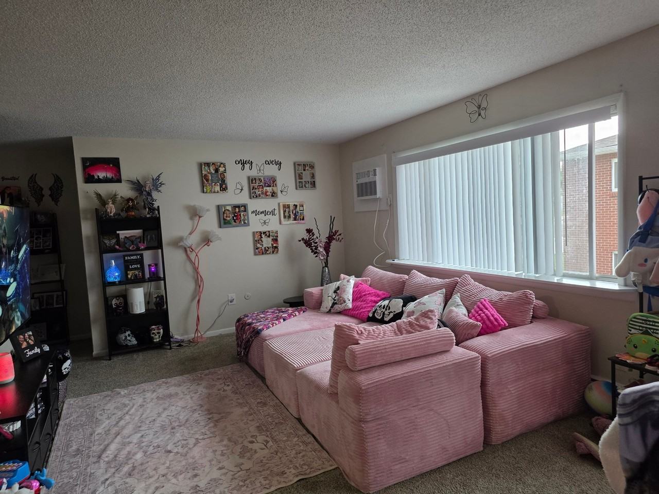 145 S 18th Ave #C - Photo 3 of 12