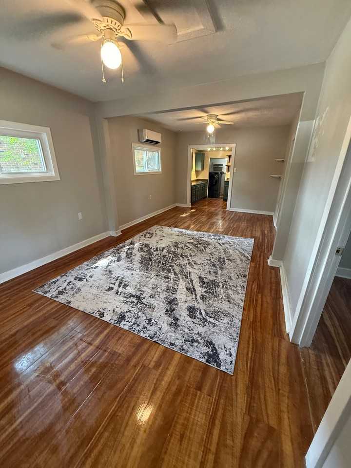1432 Kingston Ave - Photo 5 of 36