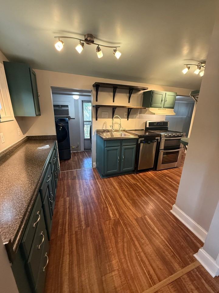 1432 Kingston Ave - Photo 7 of 36