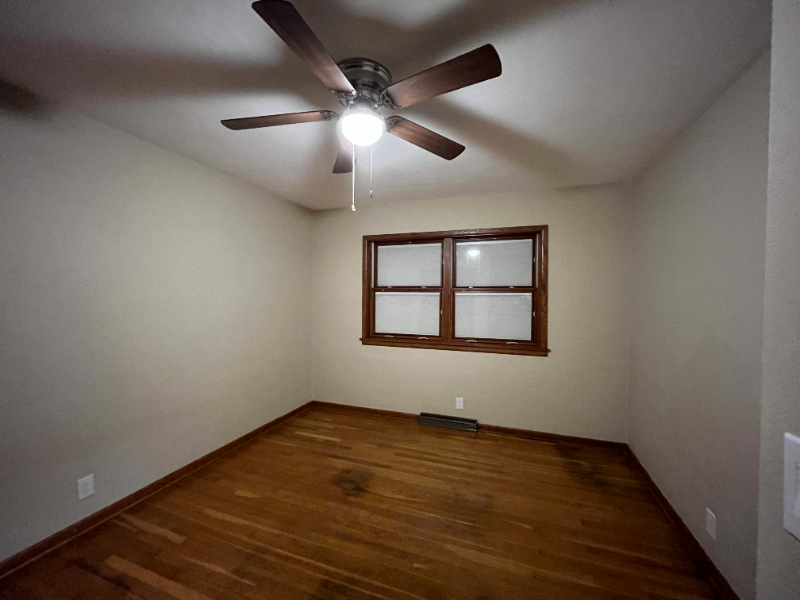 601 E Mumford Dr - Photo 5 of 21
