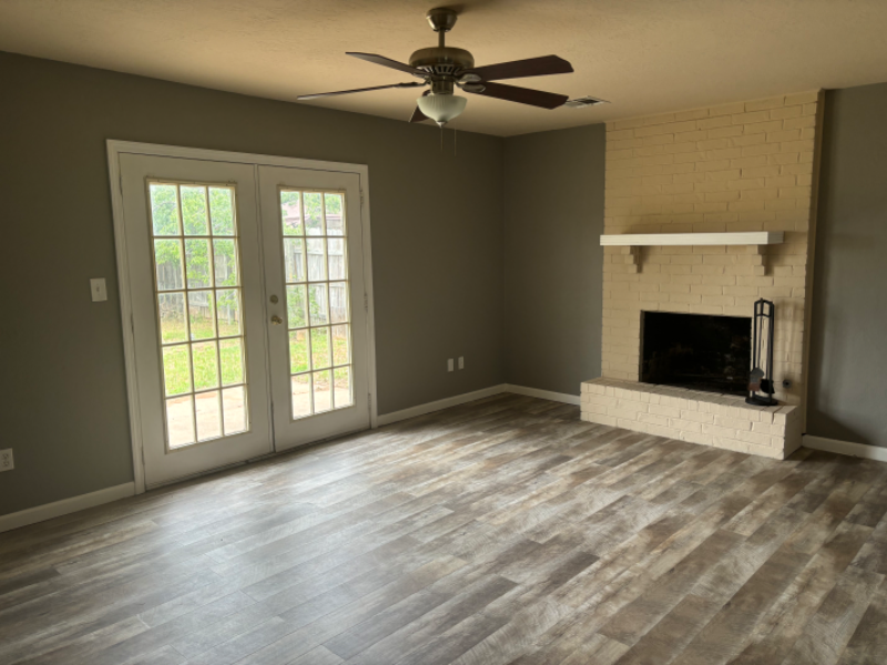 847 Se Lomond Ln - Photo 2 of 11