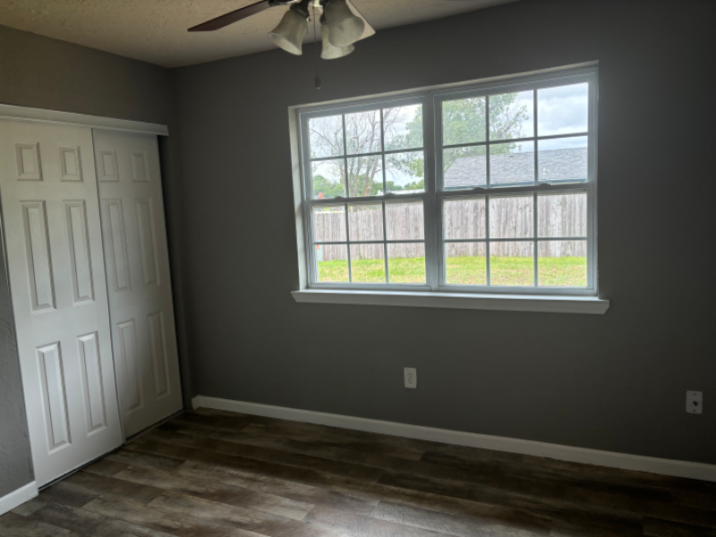 847 Se Lomond Ln - Photo 4 of 11
