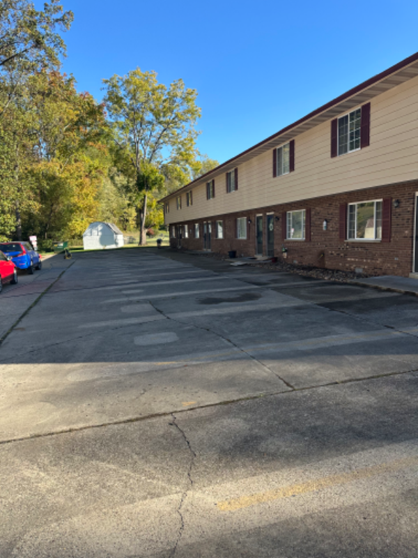111 Oakwood Rd #E