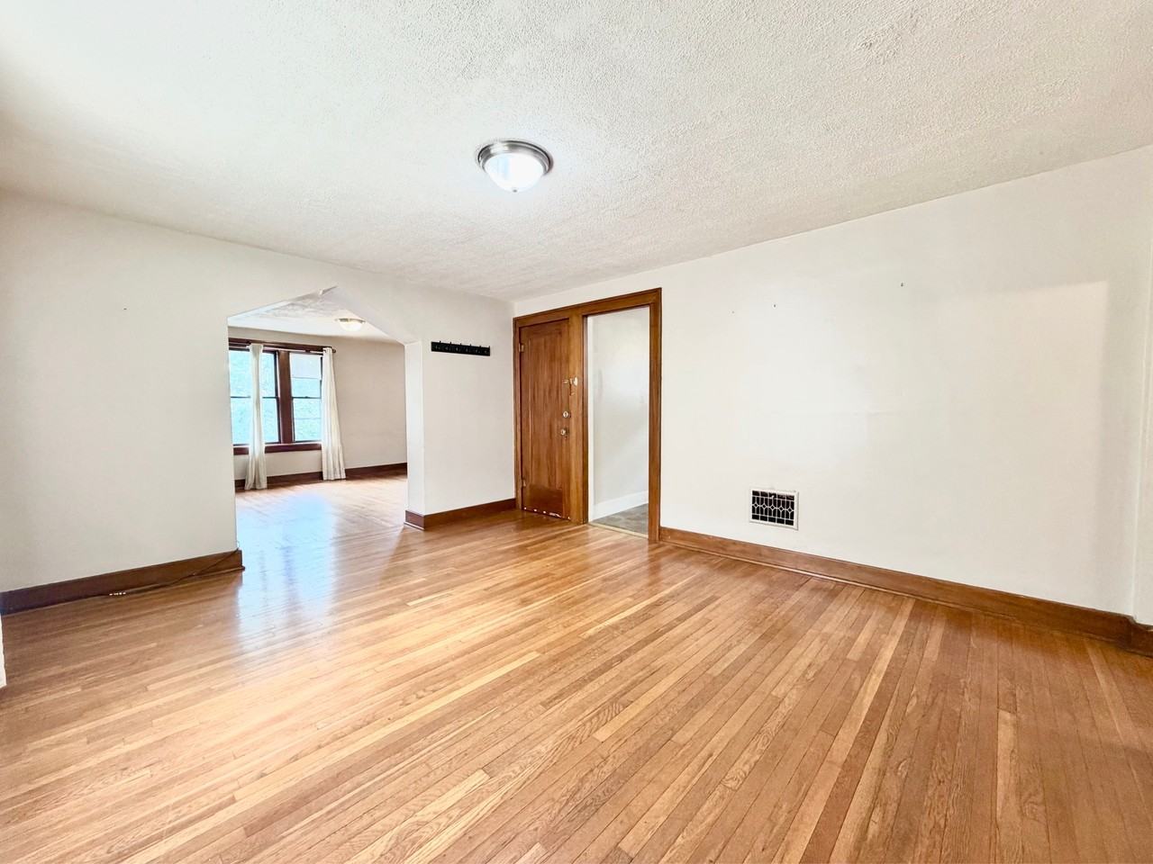 145 Whitehall Ave #2 - Photo 6 of 16