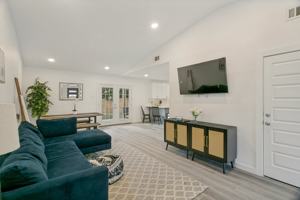 featured image of 1273 Palisades Dr